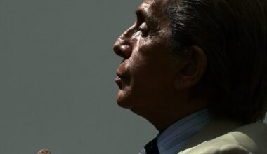 Italian fashion designer Valentino dead at 93 - CTV News