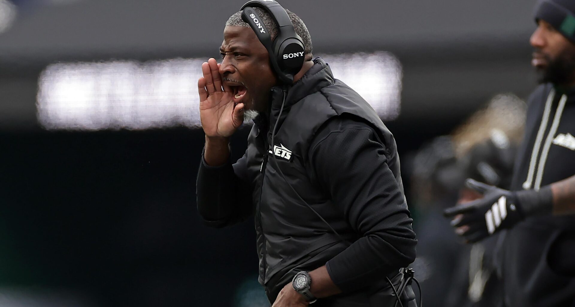 Ex-NFL GM Rips Aaron Glenn's Jets, 'Played Like a Bunch of Guys Punching Time Clocks'