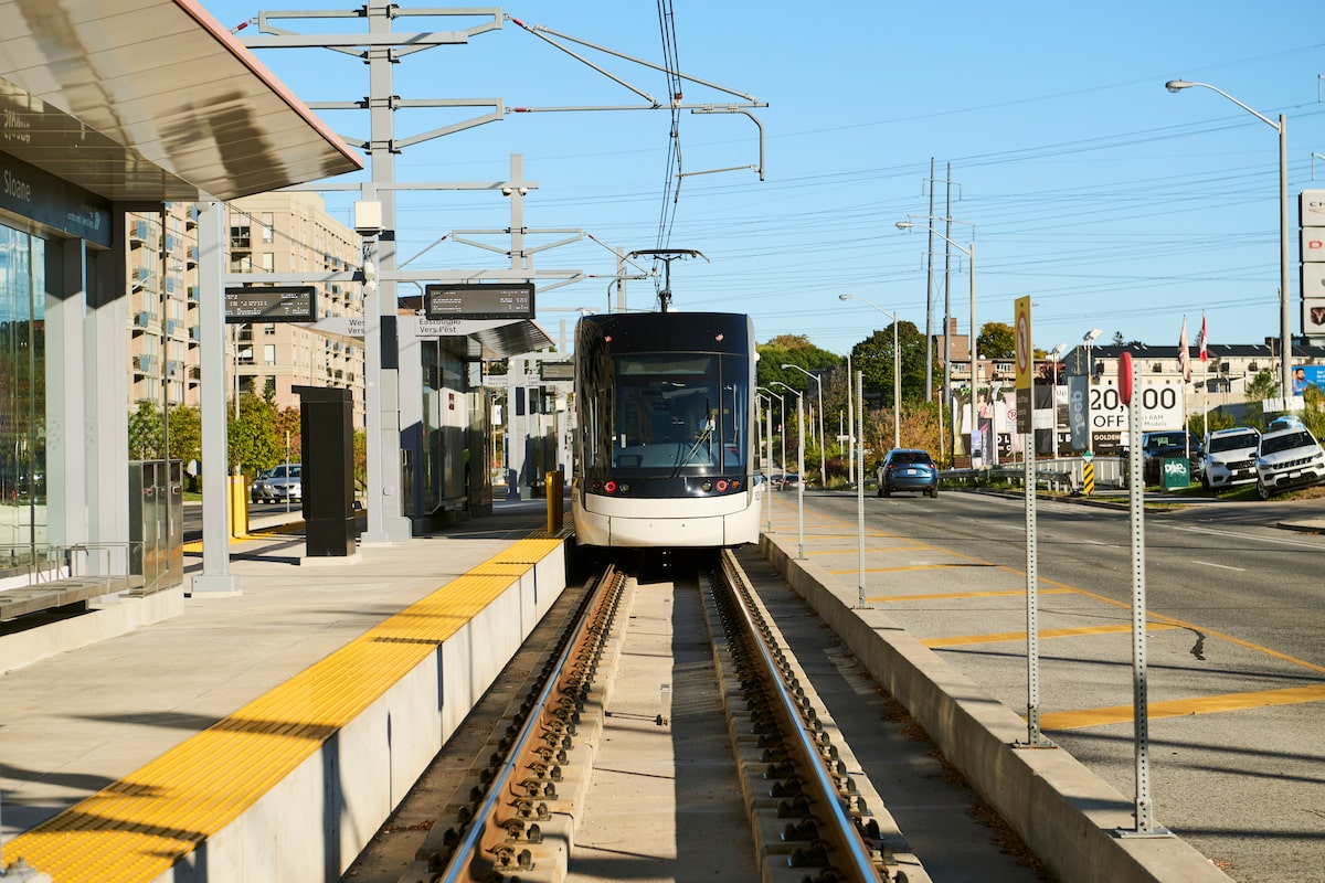 Emergency brake issue adds to uncertainty over Eglinton LRT opening