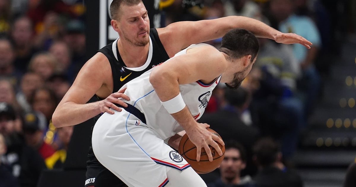 Nikola Jokic returns from knee injury to lead Denver Nuggets past Los Angeles Clippers