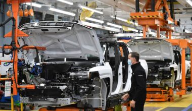 U.S. manufacturing output unexpectedly rises in December