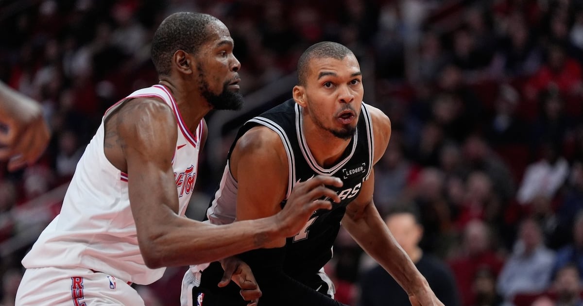 Vitr ocWembanyama leads San Antonio Spurs past Houston Rockets