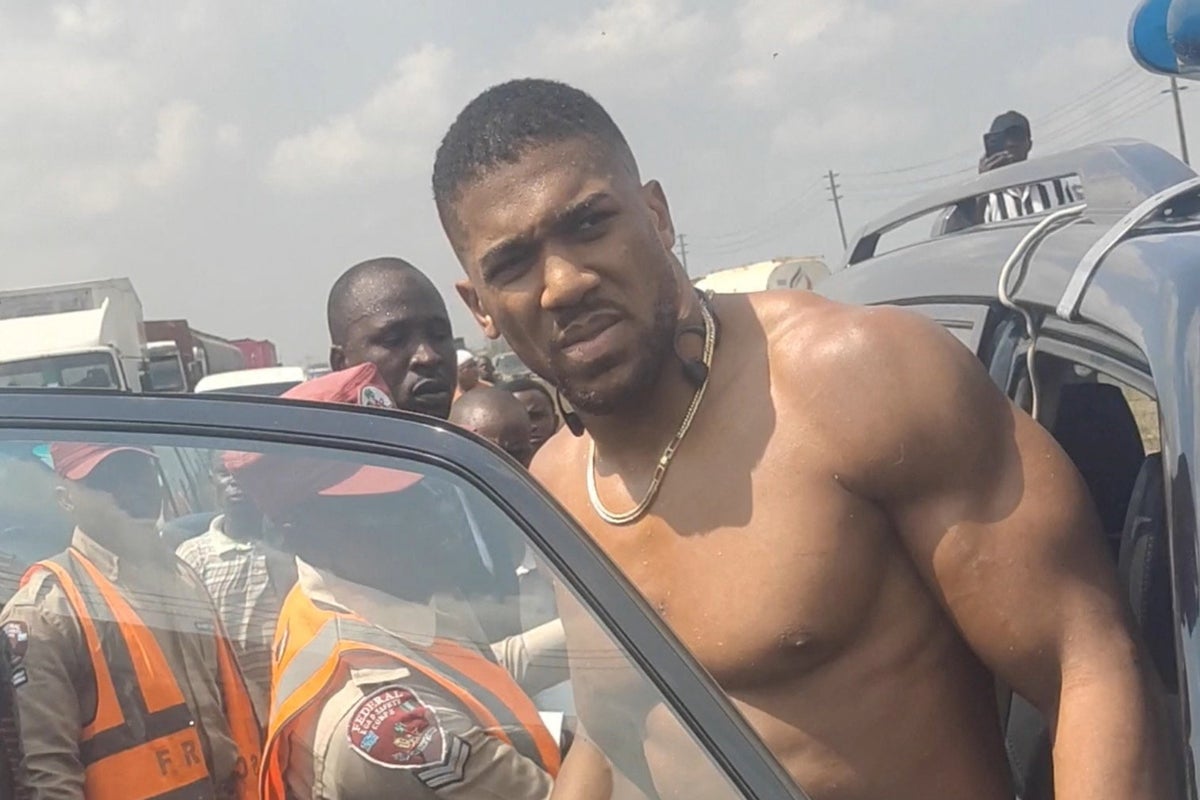 Anthony Joshua latest: Boxer pays respects to friends killed in Nigeria car crash after hospital discharge