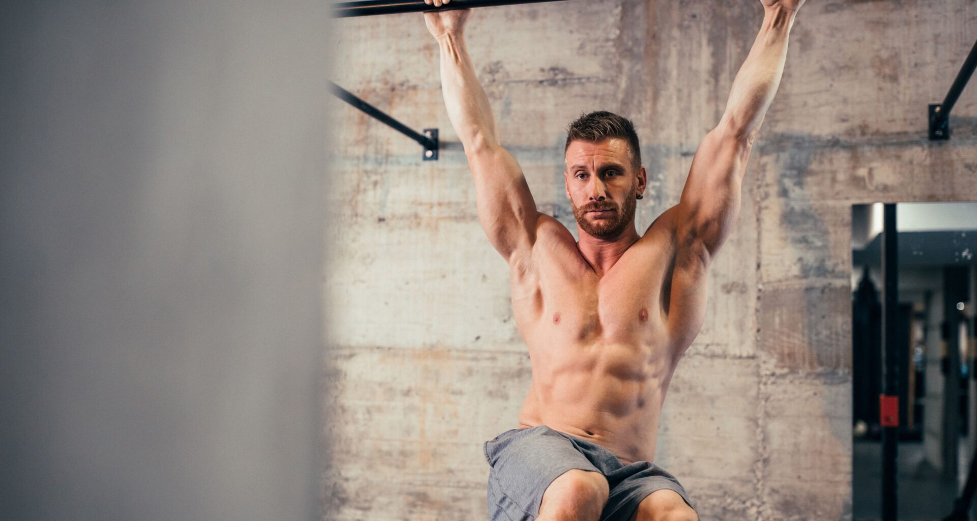 This one bodyweight exercise builds serious core strength and improves grip — trust me, I’ve been using it for weeks