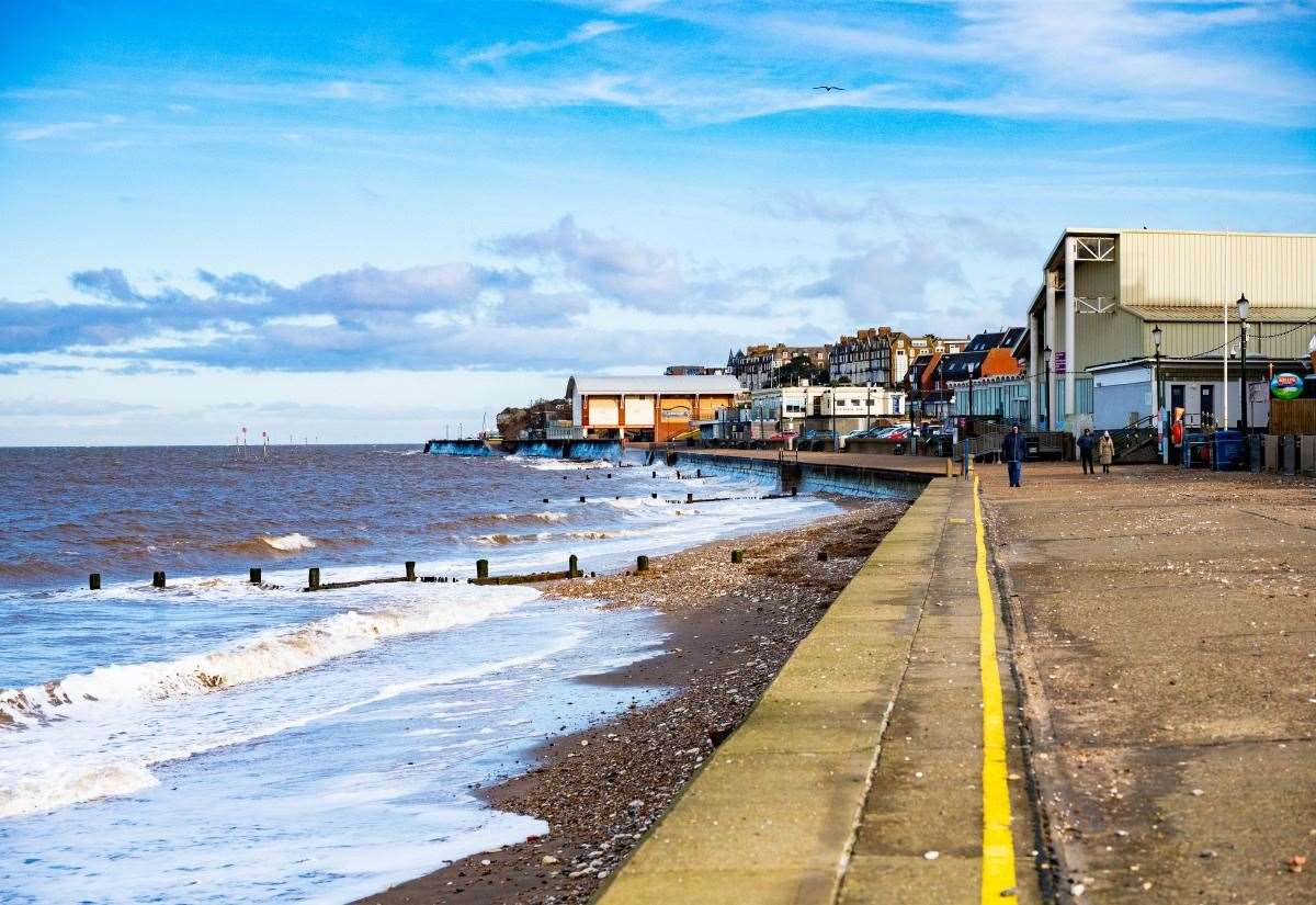Flood warning for Hunstanton as people urged to avoid beach and promenade