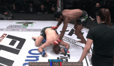 Video: Oblivious dumb MMA referee ignores brutal slam knockout