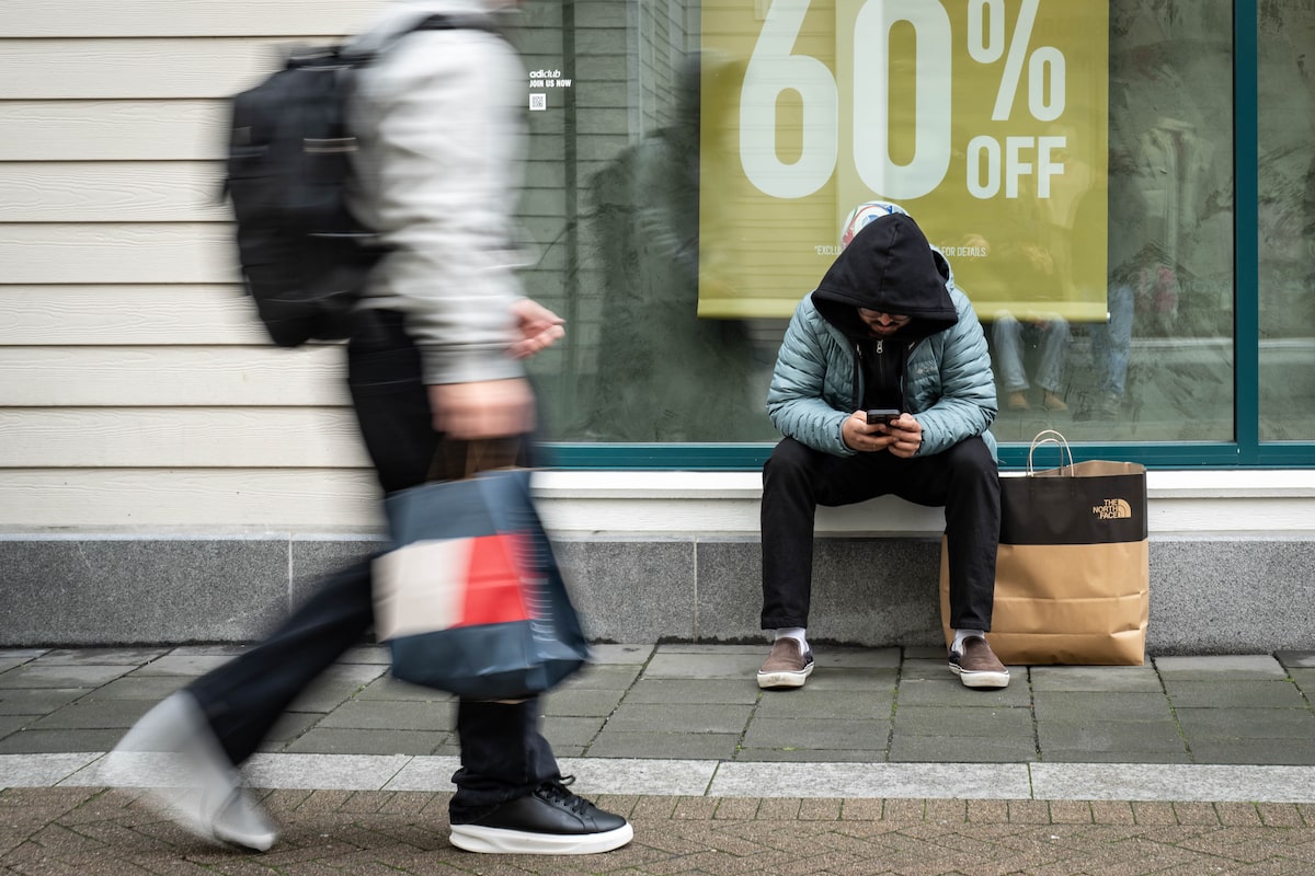 Canadians’ outlook on debt improved in December, report finds – but signs of trouble persist