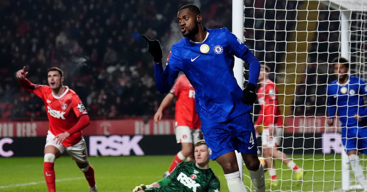 Chelsea begin Liam Rosenior era with FA Cup rout of Charlton