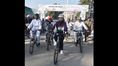 The 10-km cycling rally became a stirring tribute to India’s armed forces and the collective spirit of the nation. (Sameer Sehgal/HT)