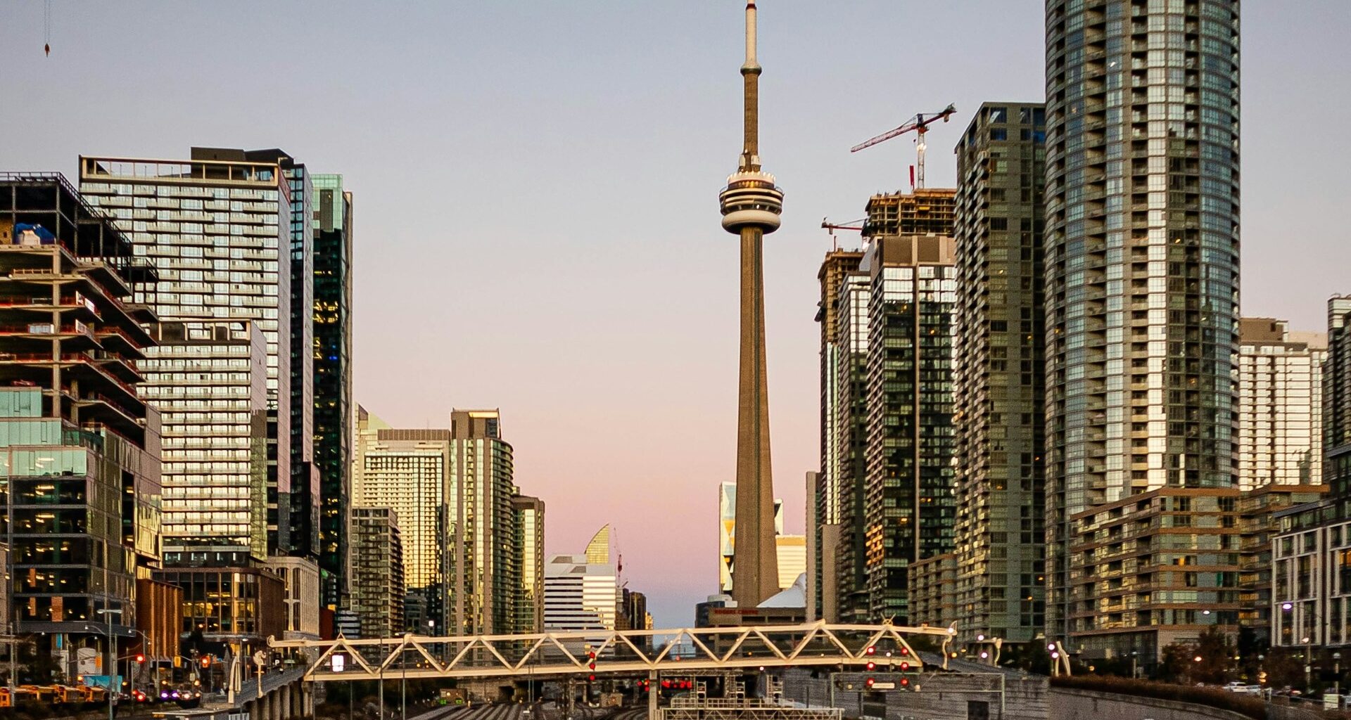 This Week’s Top Stories: Canadian Real Estate Correction Deepens, & Outlook Worsens