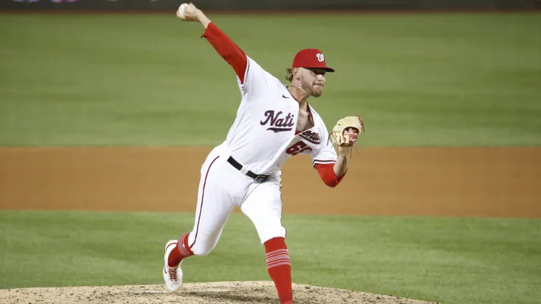 Cubs sign 6-foot-8 free agent pitcher who throws 98 MPH and is making MLB comeback image