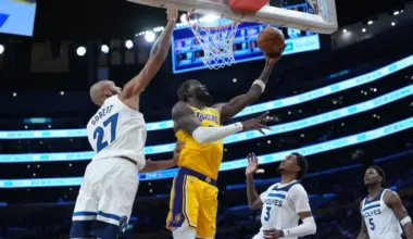 Former NBA champion thinks DeAndre Ayton are holding the Lakers back image