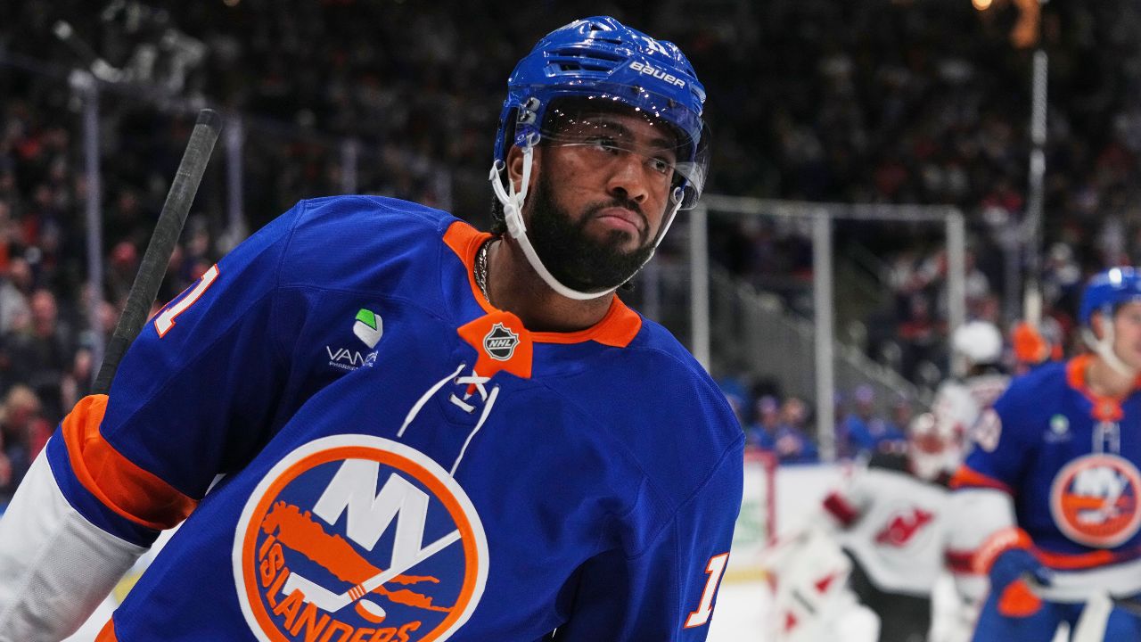 Duclair has a hat trick and two assists as the Islanders crush the Devils