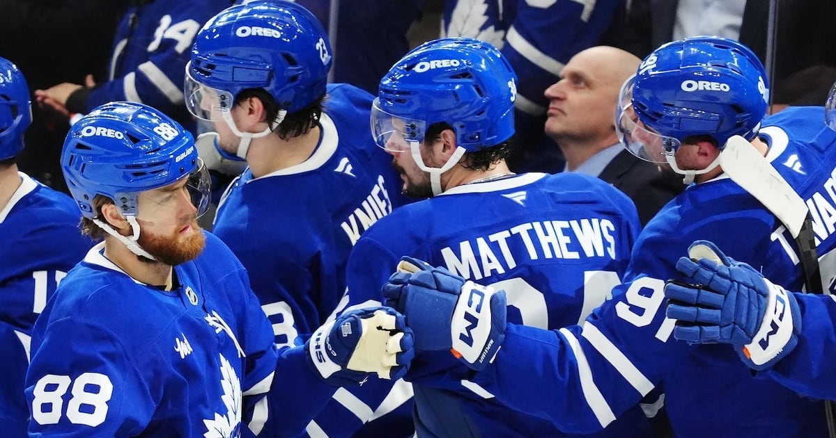 William Nylander returns with three-point effort as Toronto Maple Leafs cruise past Vancouver Canucks