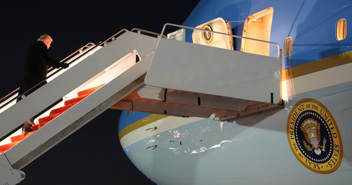 Air Force One returns to Washington area due to minor electrical issue, White House says - CTV News