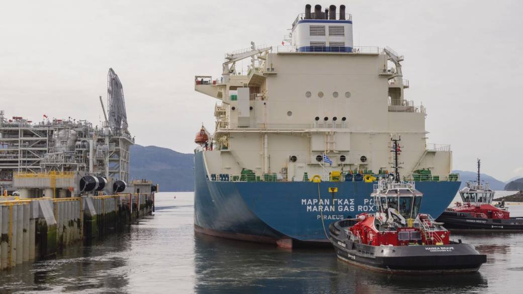 Click to play video: 'First LNG tanker arrives in Kitimat, B.C.'