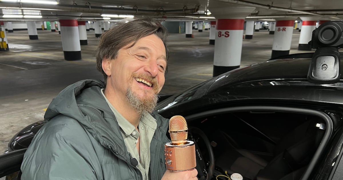 Canadian rideshare driver turning trips into karaoke parties