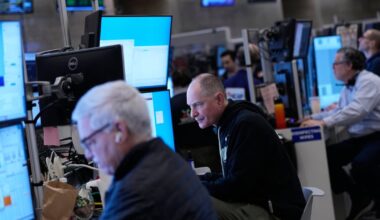 TSX composite up after job data