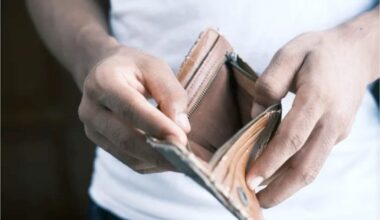 Four big mistakes to avoid when spending your Janu-worry salary - Top Story 1