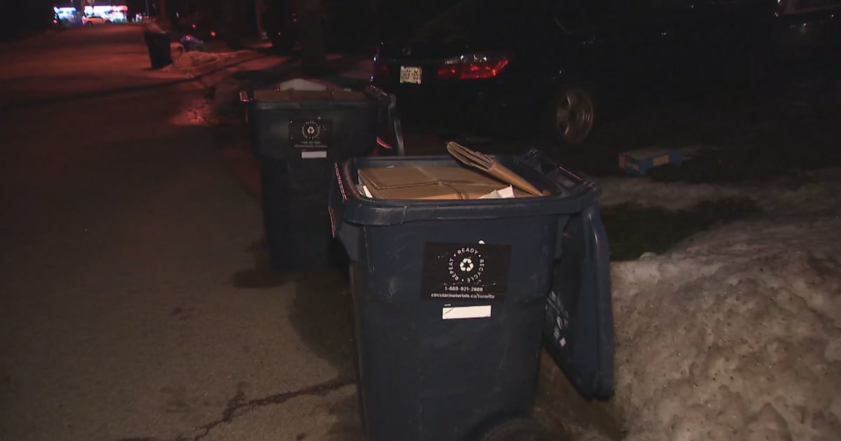 Toronto residents frustrated after blue bins uncollected for days