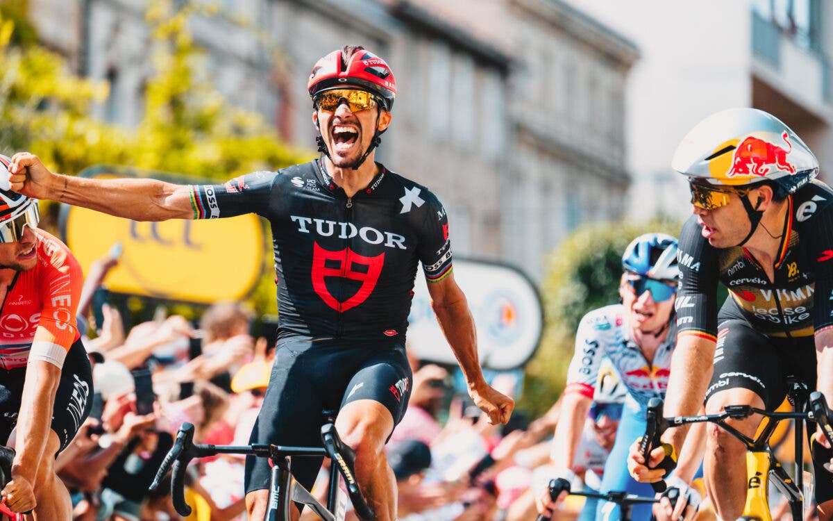 Alaphilippe celebrating early was one of the stupidest moments in pro cycling of 2025