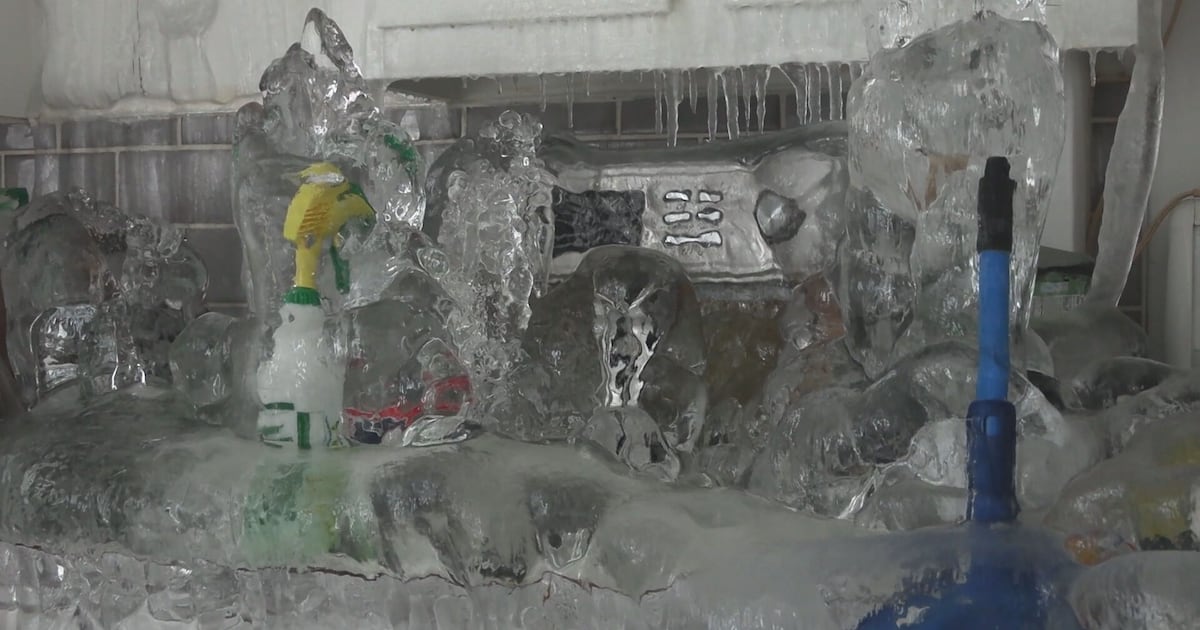 Trois-Rivières apartment freezes into 'ice castle'
