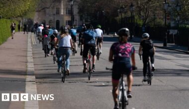 Cyclists face new traffic lights in Regent's Park
