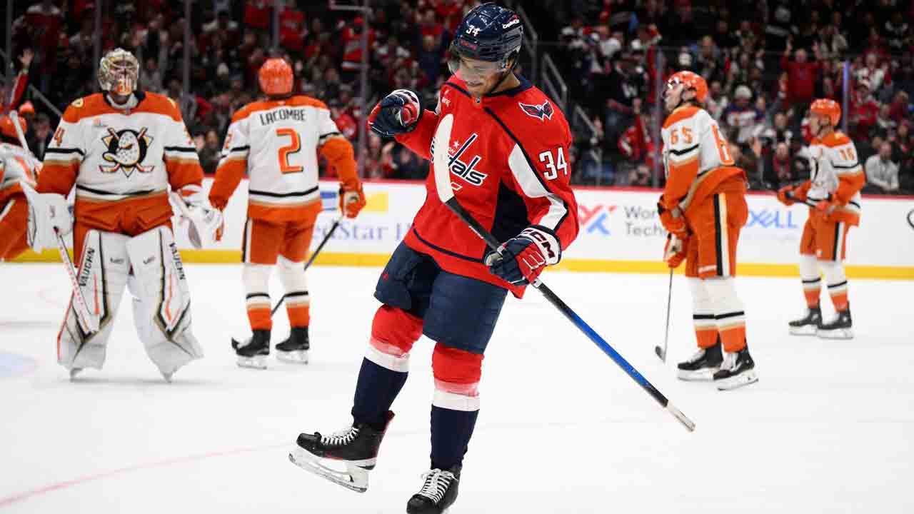 NHL Roundup: Justin Sourdif scores first hat trick to lead Capitals over Ducks