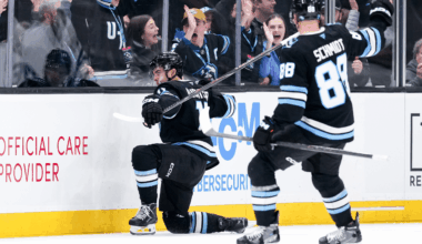 Guenther scores twice, Mammoth end Maple Leafs' point streak at 10