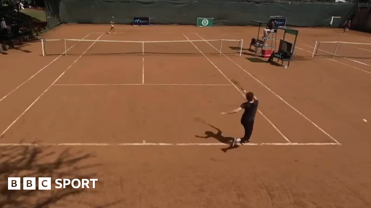 Hajar Abdelkader misses a return shot