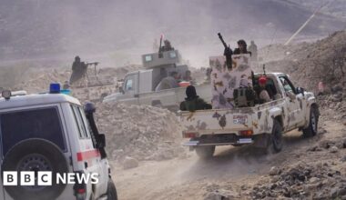 Yemen clashes bring Saudi and UAE-backed forces into confrontation
