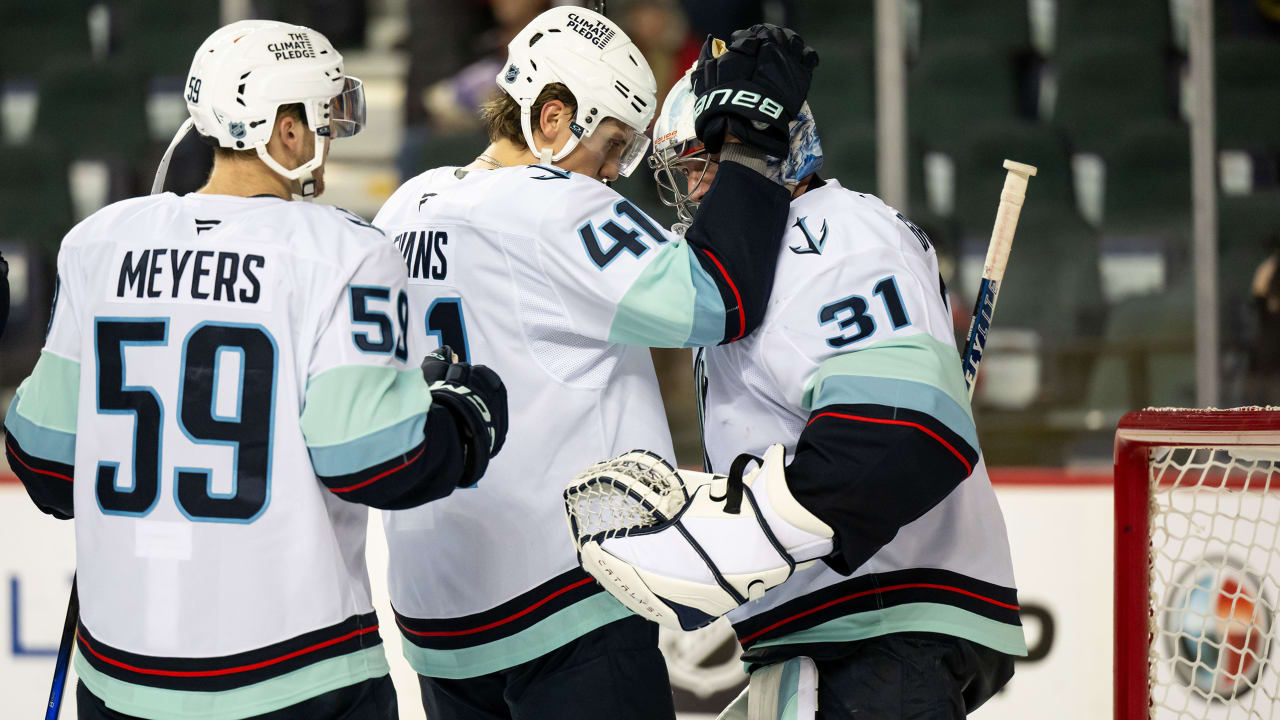 Grubauer stops 41, Kraken pull away from Flames to extend point streak to 8