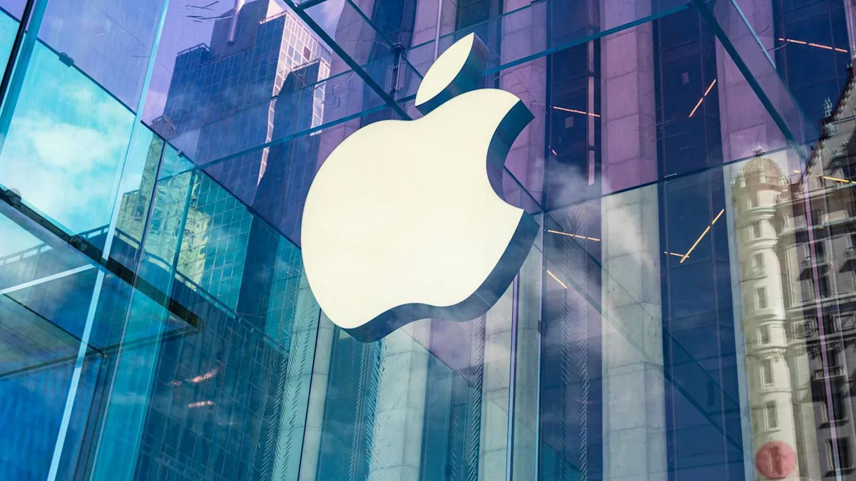 Teens charged over £11,000 phone thefts at Apple