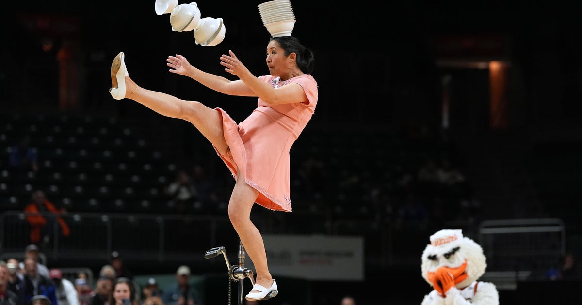 Basketball halftime performer Red Panda speaks out after nasty fall: "I still have the thoughts"