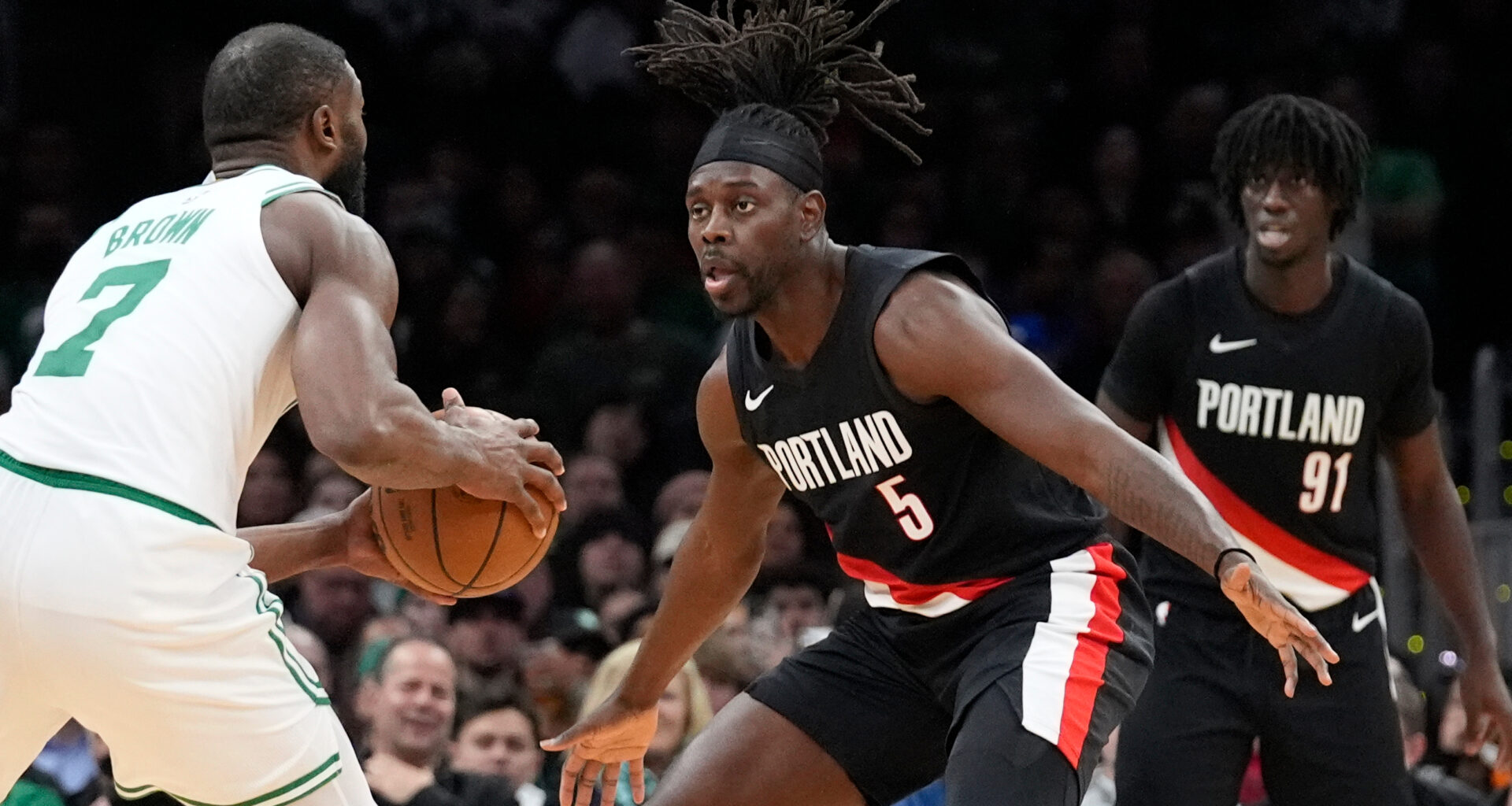 Blazers guard Jrue Holiday gets champion's welcome in return to Boston to face Celtics