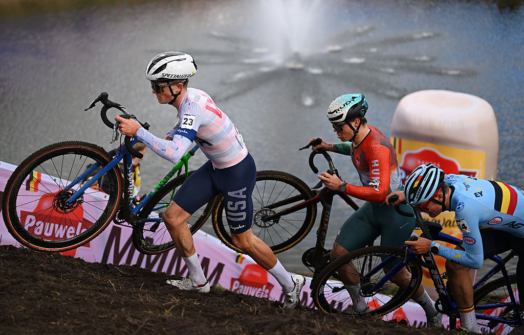 HULST, NETHERLANDS - JANUARY 31: (L-R) Henry Coote and Team United States of America, Zsombor Takacs and Team Hungary and Mats Vanden Eynde and Team Belgium compete during the 77th UCI Cyclo-Cross World Championships 2026 - Men&amp;apos;s U23 on January 31, 2026 in Hulst, Netherlands. (Photo by Luc Claessen/Getty Images)