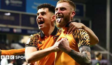 Preston North End 0-3 Hull City: Tigers hammer home side to boost top two hopes