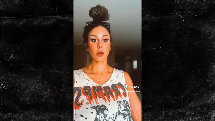 brittany-furlan-kal-05-18-2025