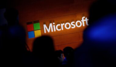 Thousands of Microsoft users report Outlook 365 systems going down
