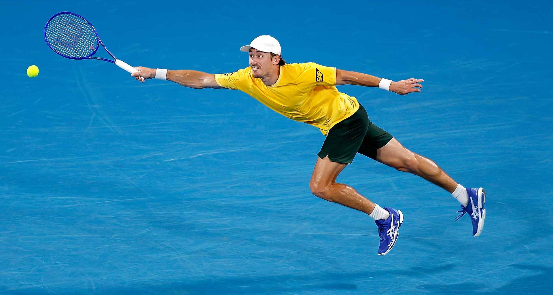 Alex De Minaur levels Australia's tie with Poland after defeating Hubert Hurkacz in Sydney.