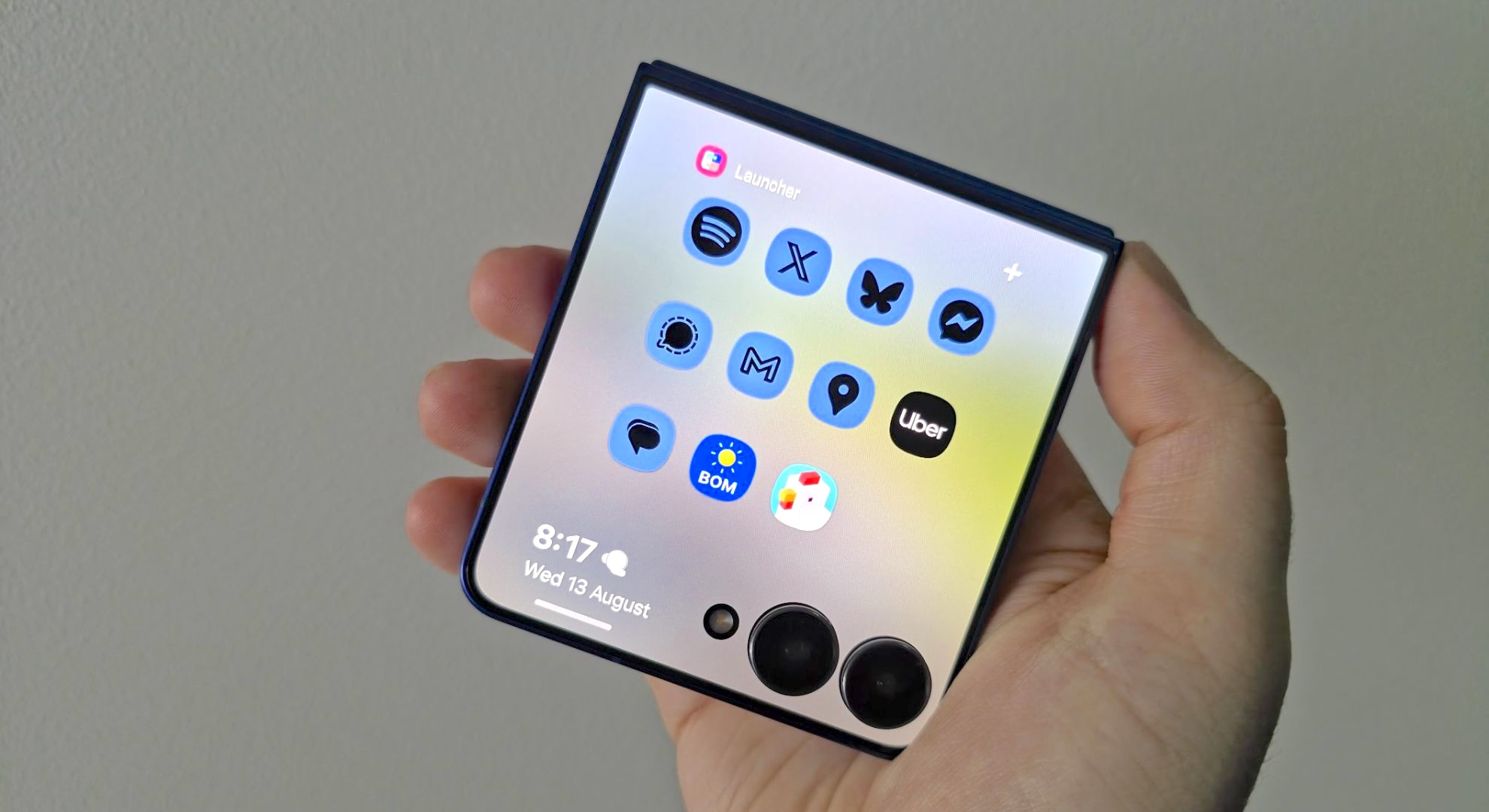 The Samsung Galaxy Z Flip 7's cover screen