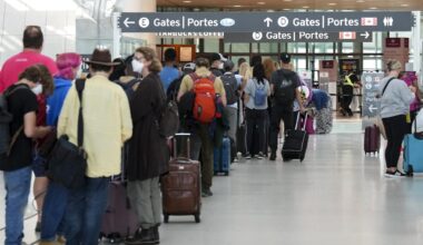 Canadian airlines push back against court challenge on passenger complaints