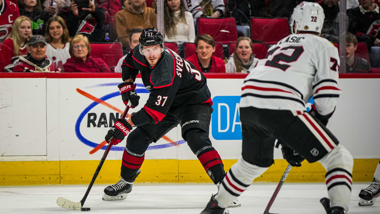 NHL On Tap: Hurricanes eye 6th straight home win, host Blackhawks