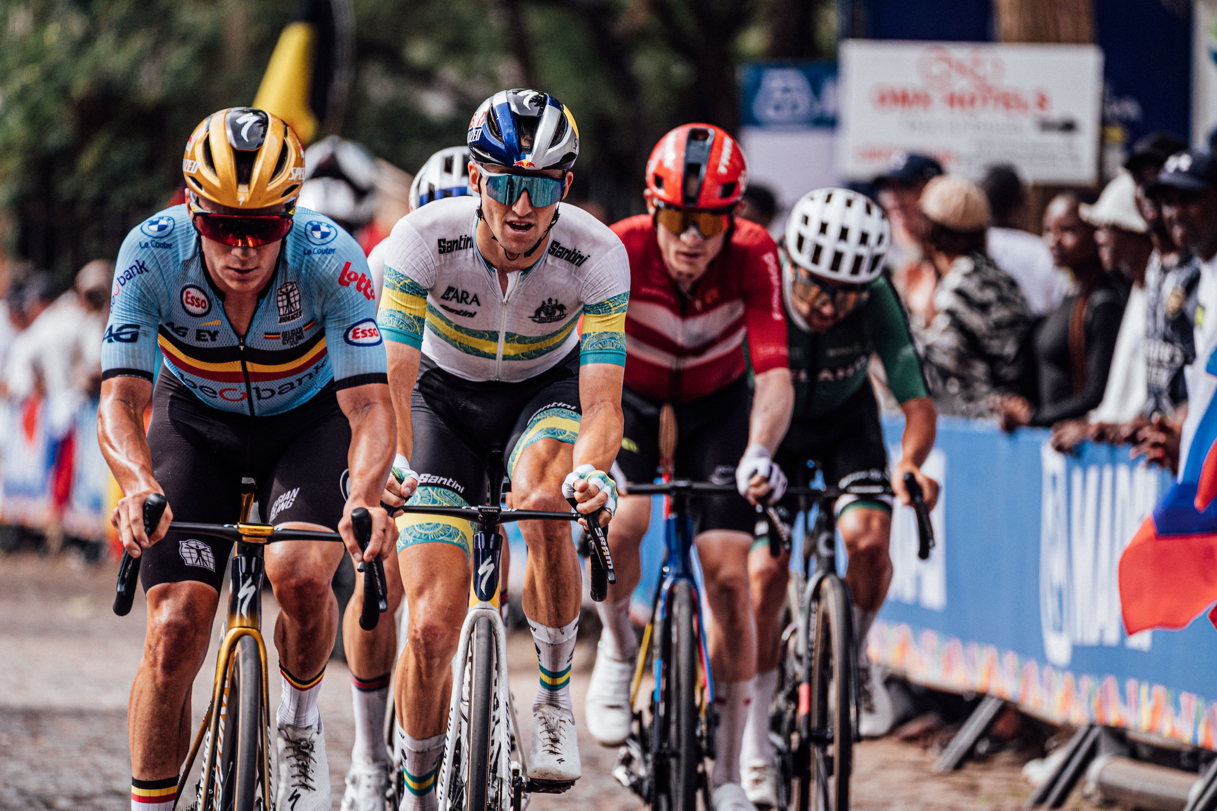 28/09/2025 - Cycling - 2025 UCI Road World Championships - Kigali Convention Centre, Kigali, Rwanda - Men Elite Road Race - Jai Hindley (Australia), Remco Evenepoel (Belgium)
