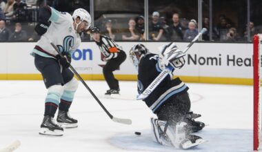 Stephenson goes five-hole | NHL.com