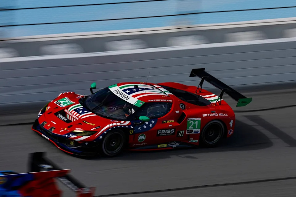 #21 AF Corse USA Ferrari 296 GT3 EVO: Simon Mann, Lilou Wadoux Ducellier, Antonio Fuoco, Tommaso Mosca