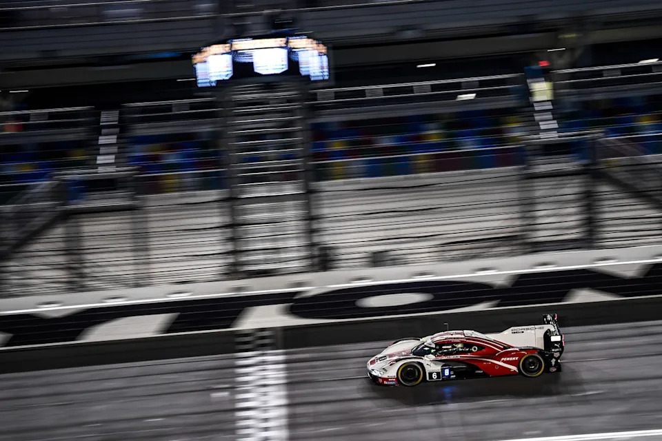 #6 Porsche Penske Motorsport Porsche 963: Laurens Vanthoor, Kevin Estre, Matt Campbell