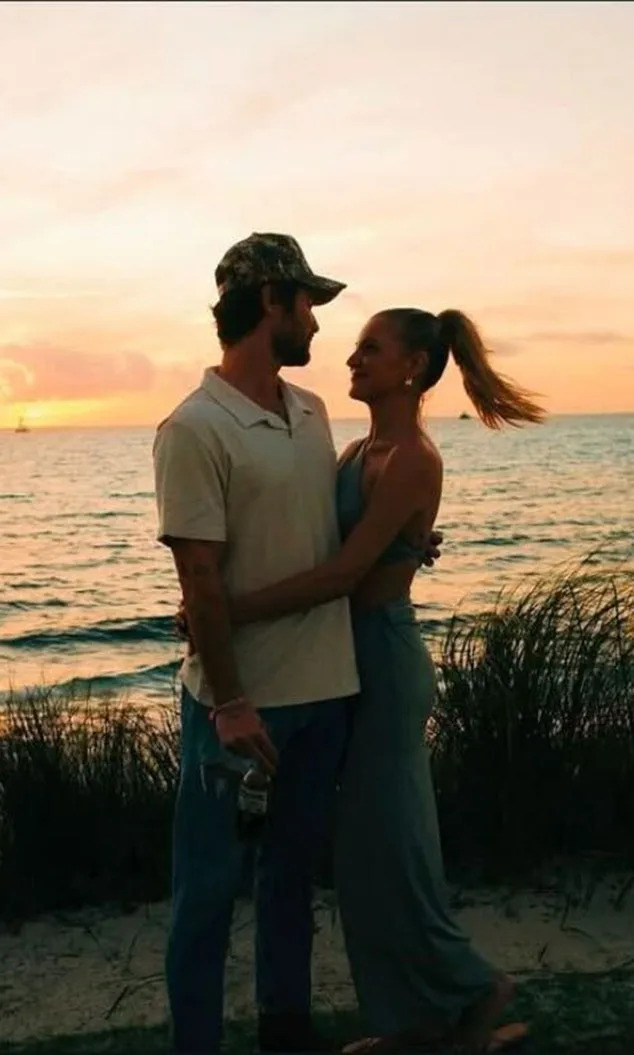 <p>Chase Stokes & Kelsea Ballerini</p>