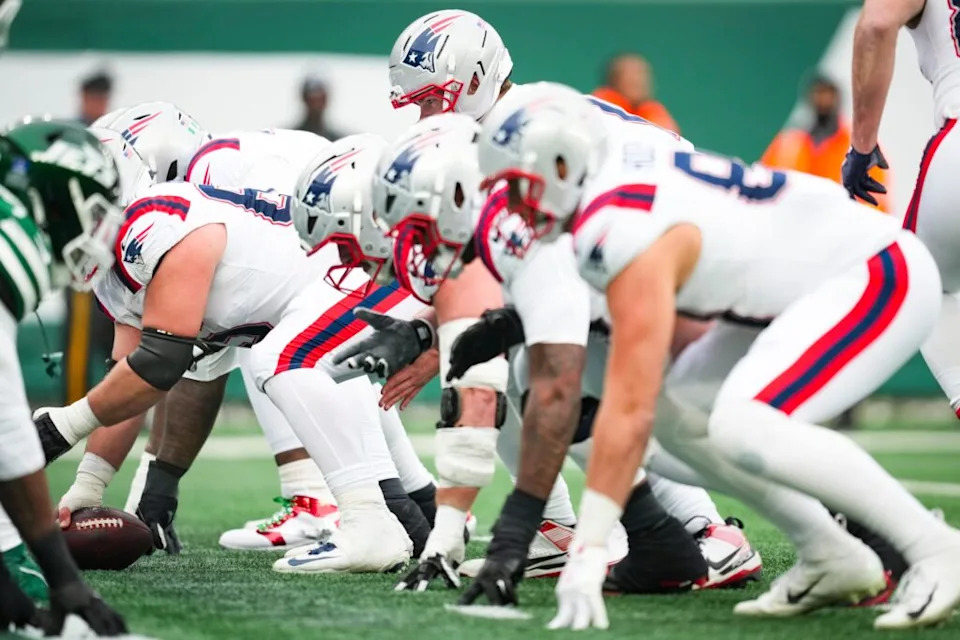 New England Patriots quarterback Drake Maye (10) stands on the line of scrimmage during a game against the New York Jets at MetLife Stadium, Dec 28, 2025, East Rutherford, NJ, USA.