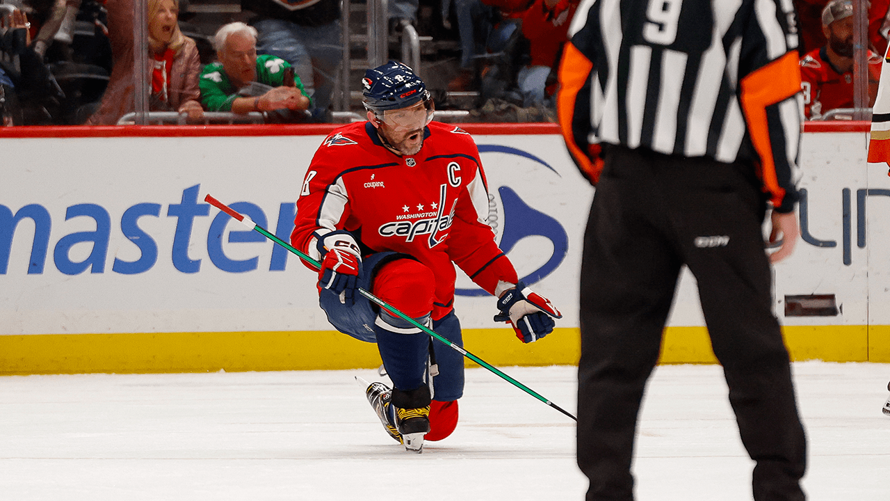 Ovechkin roofs a goal | NHL.com